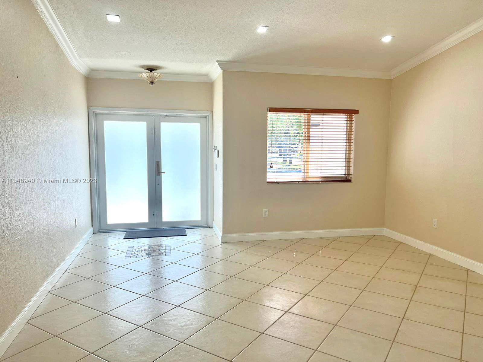 PALM SPRING ESTATES - Residential Lease