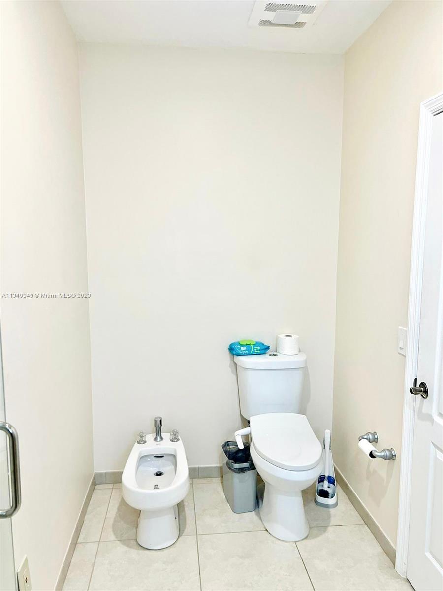 PALM SPRING ESTATES - Residential Lease