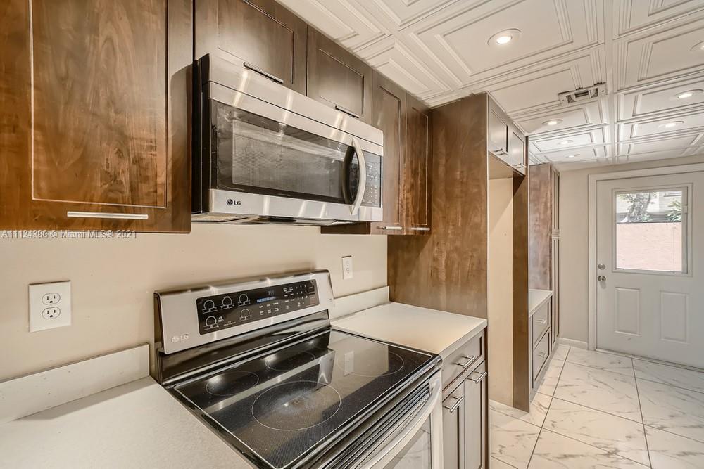 PEMBROKE LAKES SOUTH - Residential