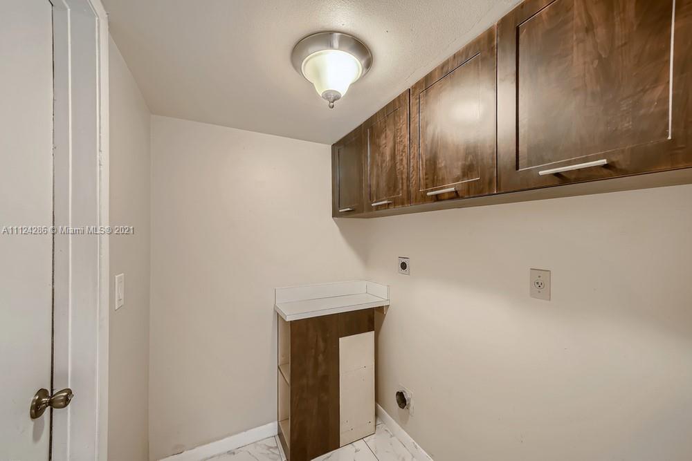 PEMBROKE LAKES SOUTH - Residential
