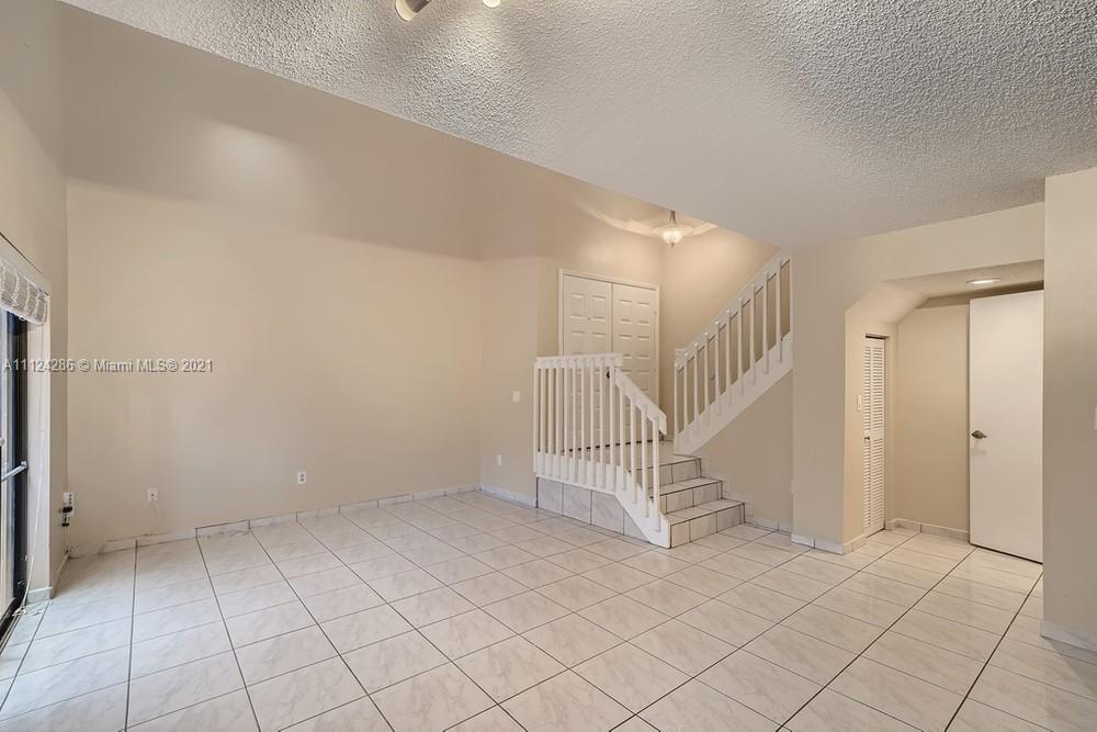 PEMBROKE LAKES SOUTH - Residential