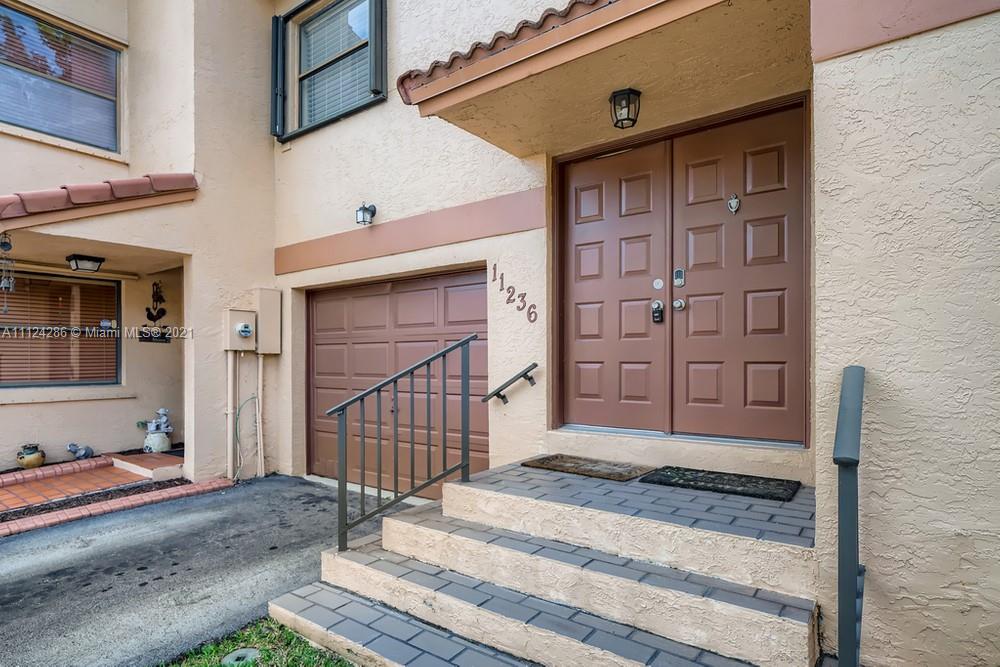 PEMBROKE LAKES SOUTH - Residential