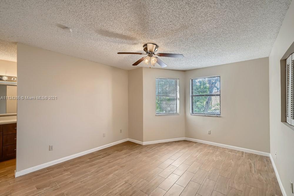 PEMBROKE LAKES SOUTH - Residential