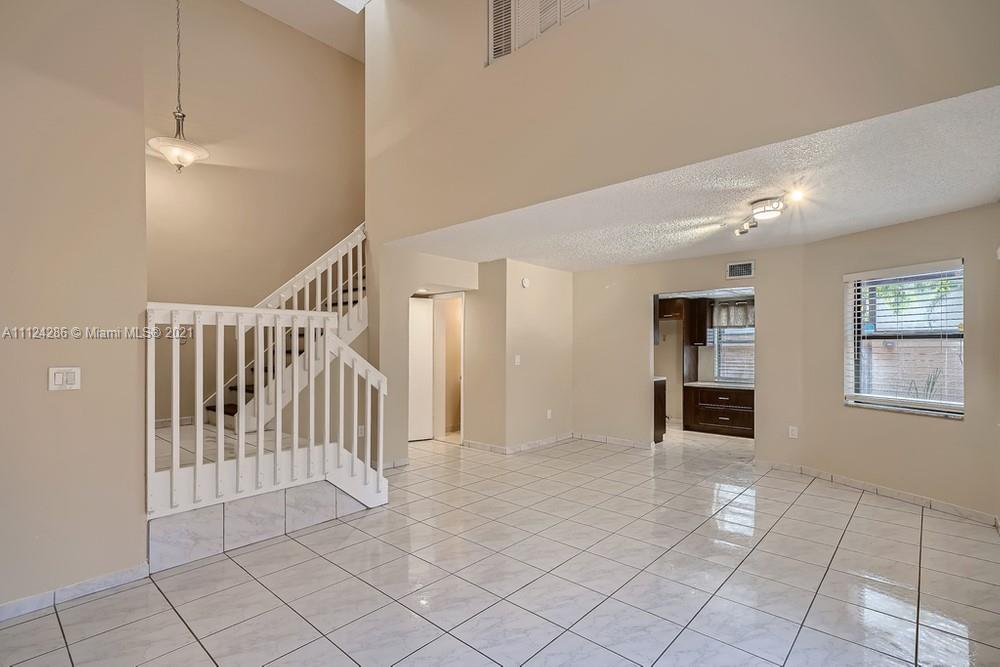 PEMBROKE LAKES SOUTH - Residential