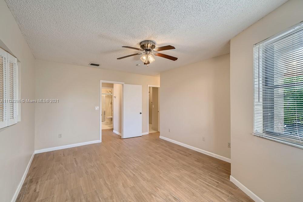 PEMBROKE LAKES SOUTH - Residential
