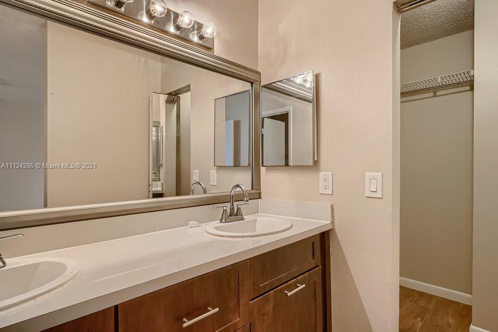 PEMBROKE LAKES SOUTH - Residential