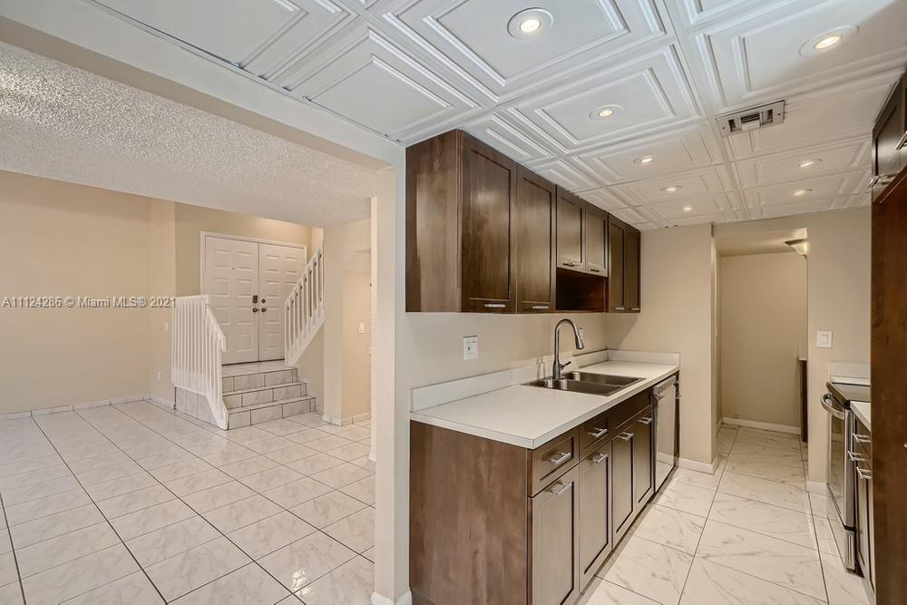 PEMBROKE LAKES SOUTH - Residential