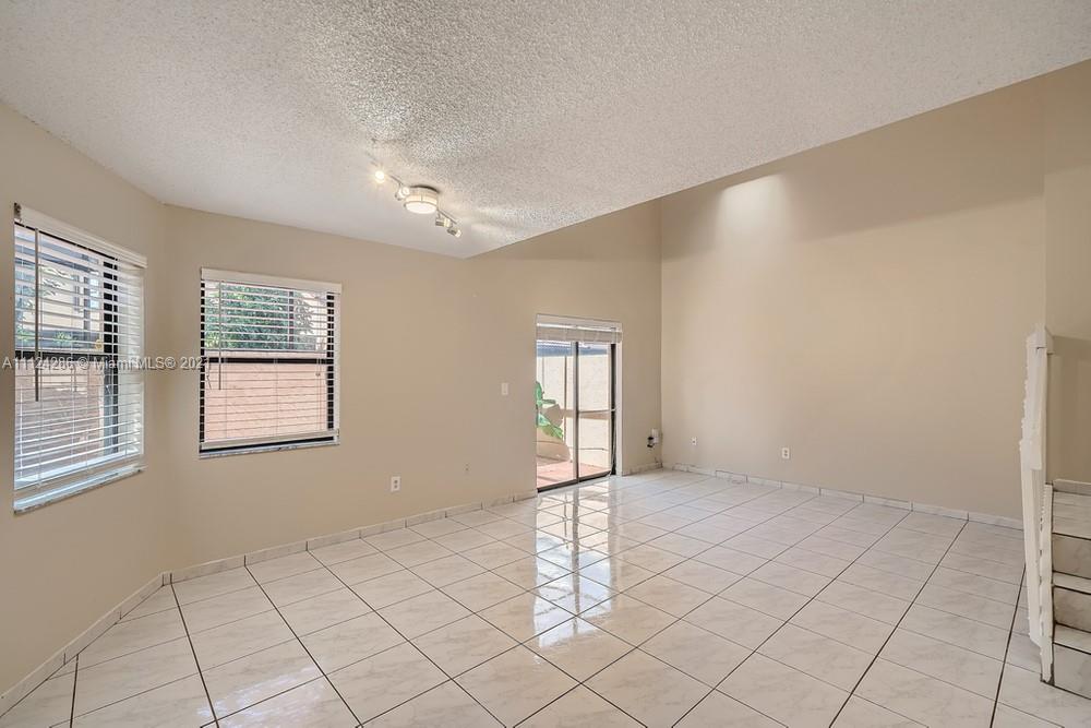 PEMBROKE LAKES SOUTH - Residential