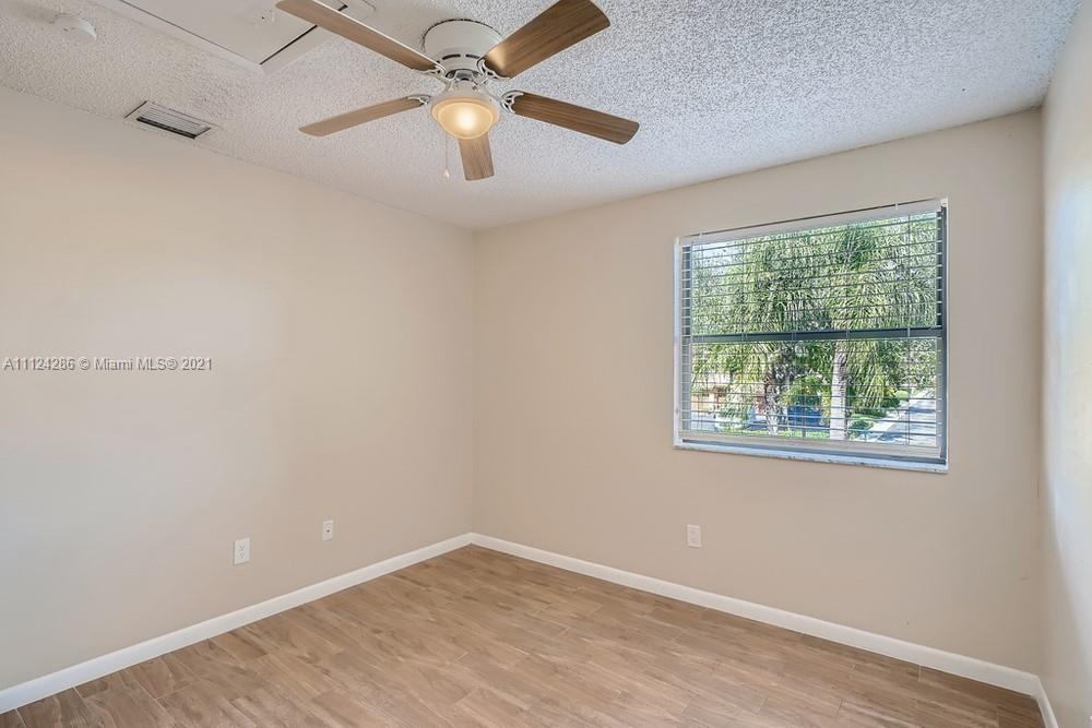 PEMBROKE LAKES SOUTH - Residential