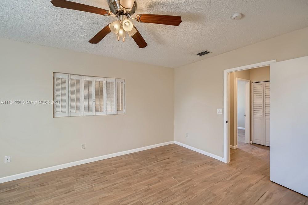 PEMBROKE LAKES SOUTH - Residential