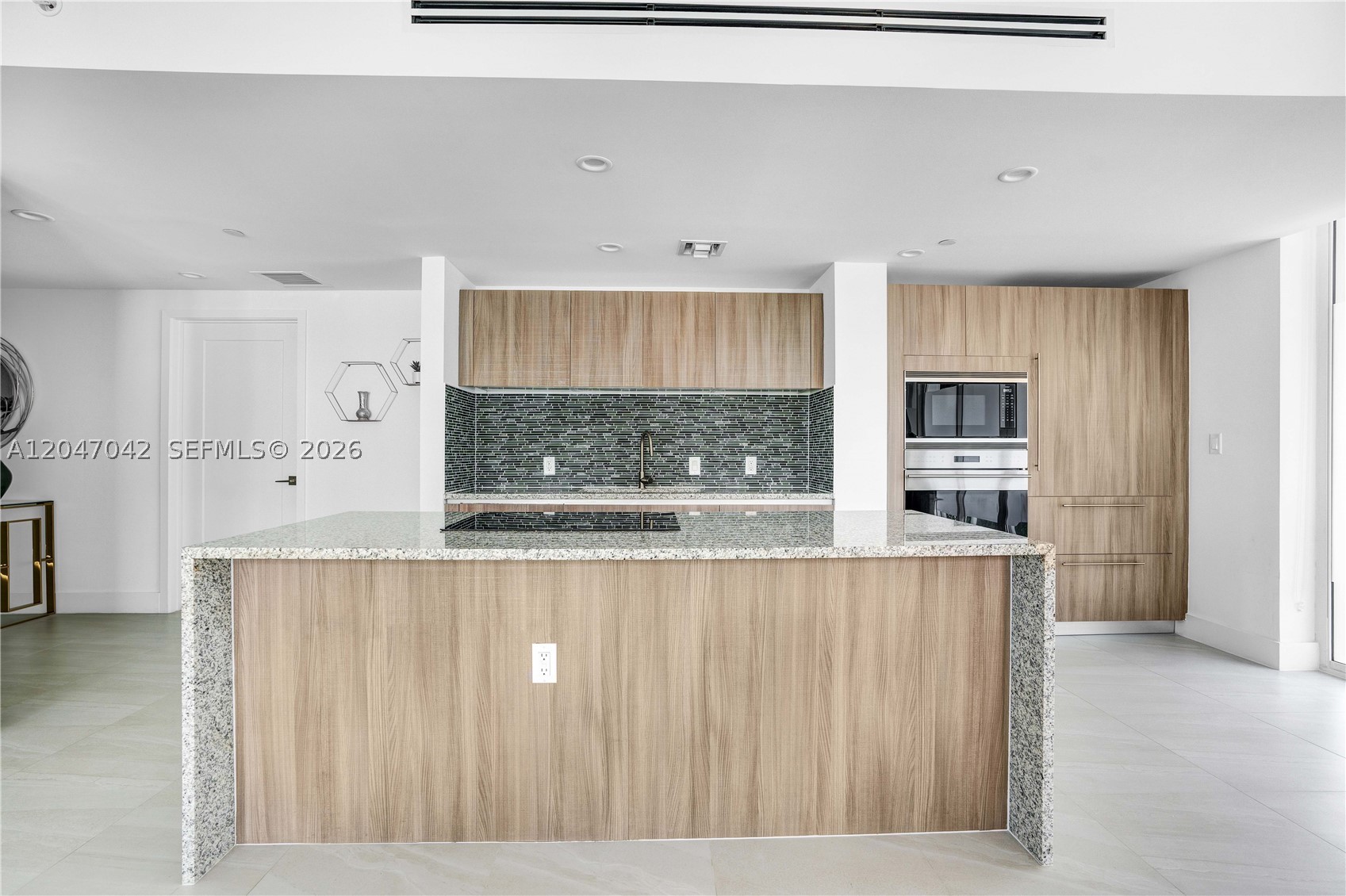 BAY HARBOUR ISLAND - Residential Lease