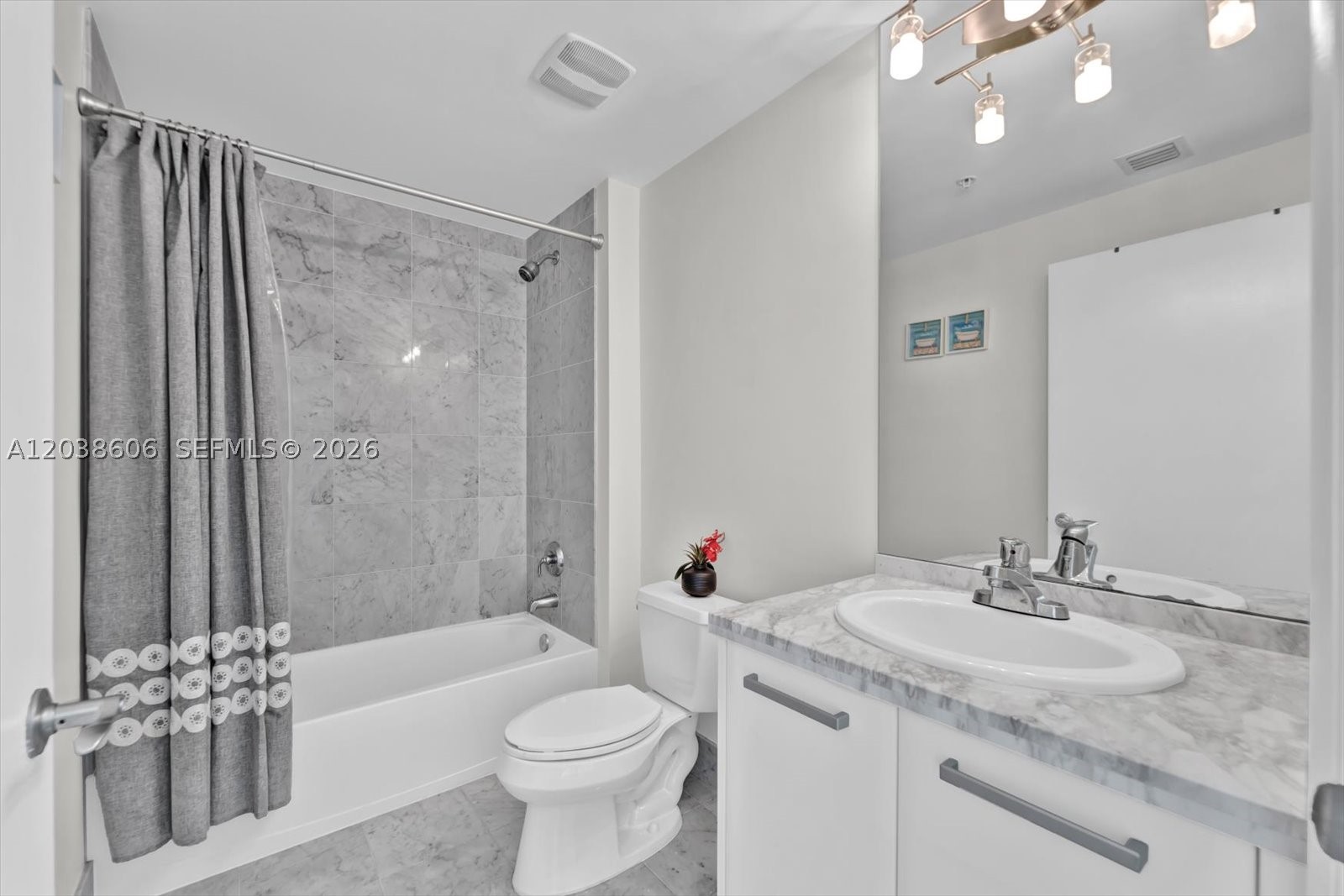 VIZCAYNE NORTH CONDO - Residential