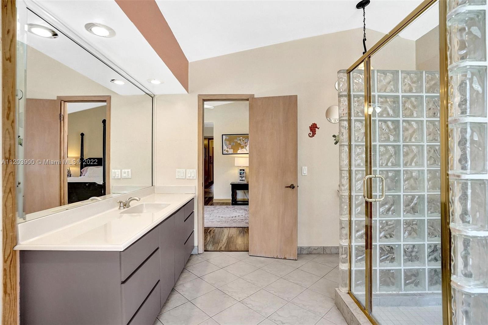RICHARD ESTATES - Residential