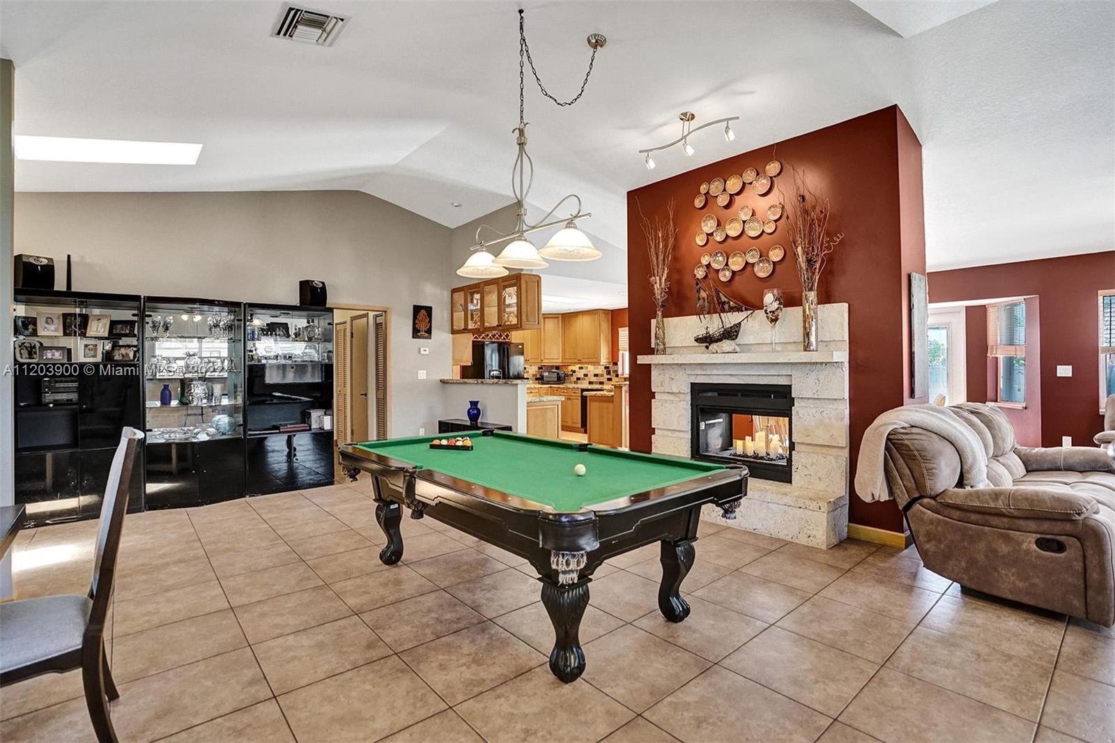 RICHARD ESTATES - Residential