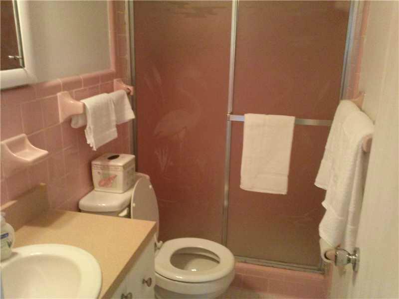 FLORIDIAN ARMS CONDO - Residential Lease