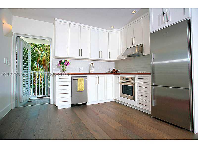 LAKE VIEW - Residential