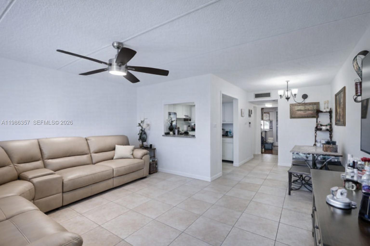 VILLAGE GREEN WINDSOR CON - Residential