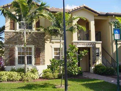 VILLAS AT CARMEL CONDO - Residential