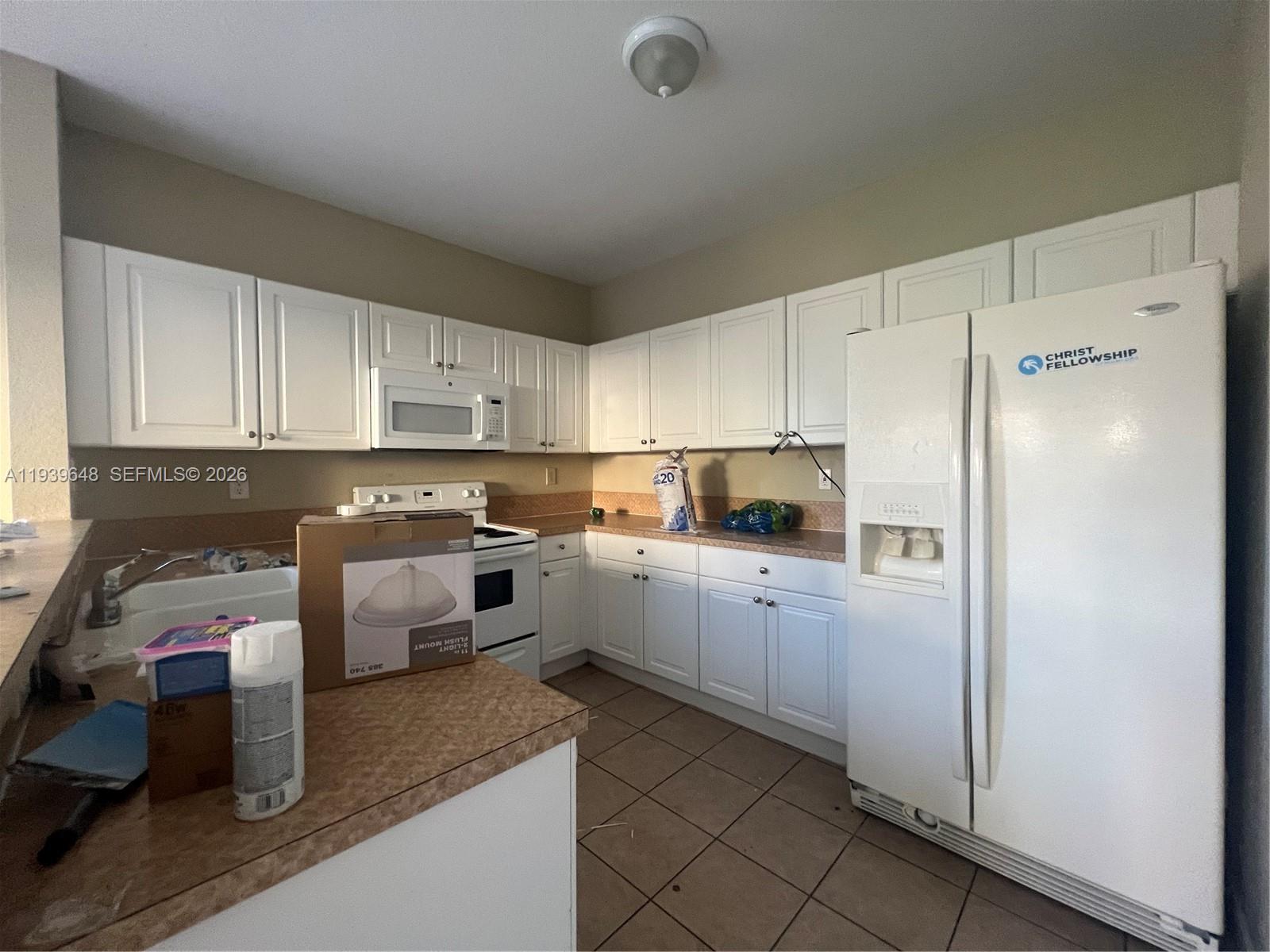 VILLAS AT CARMEL CONDO - Residential