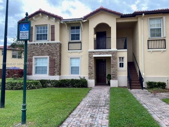VILLAS AT CARMEL CONDO - Residential