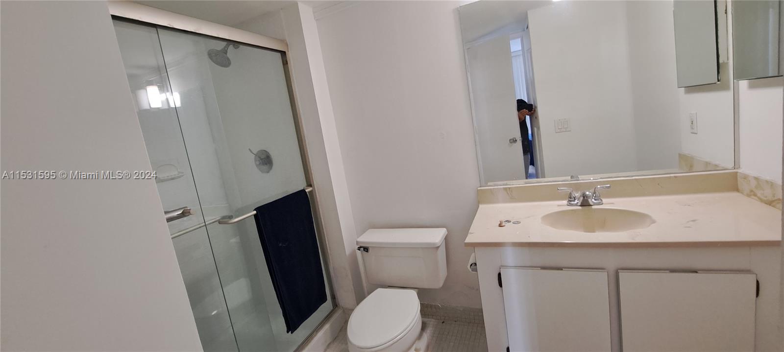 FLAMENCO CONDO - TOWER I - Residential Lease