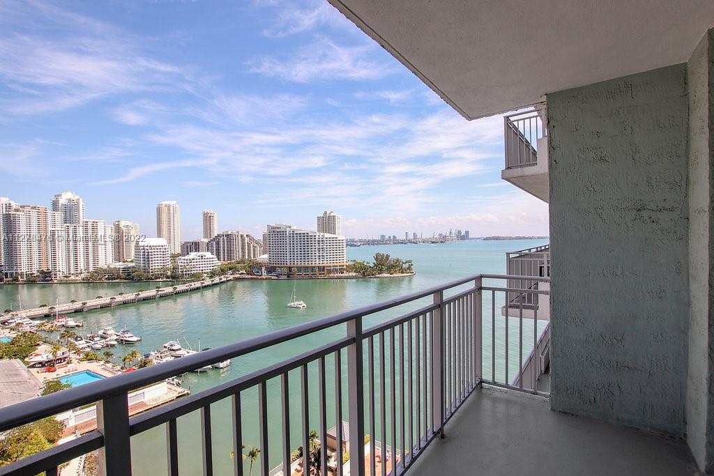 Yacht Club Brickell - Residential Lease