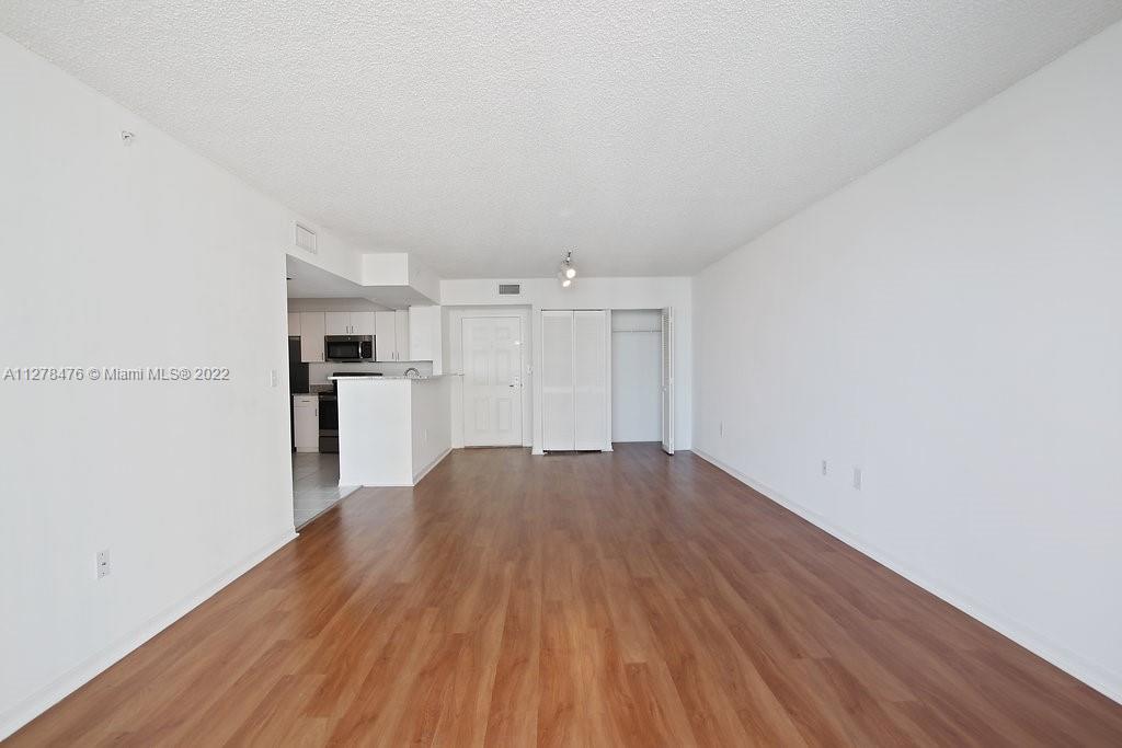 Yacht Club Brickell - Residential Lease