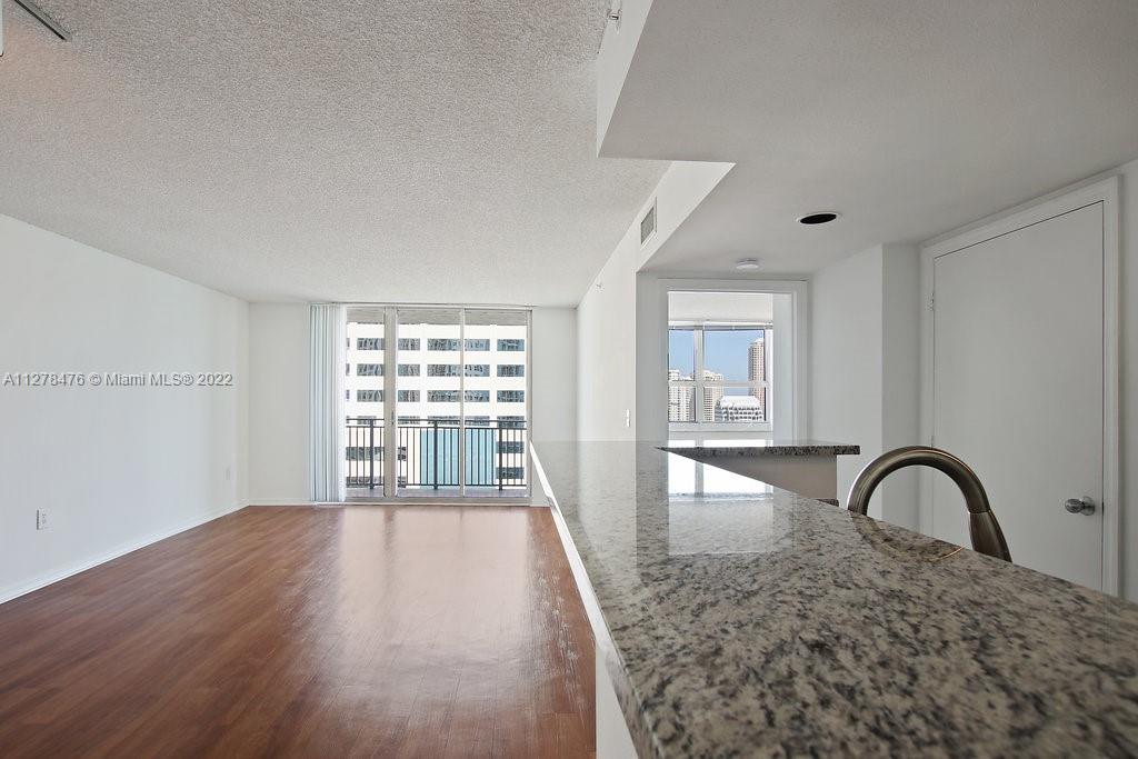 Yacht Club Brickell - Residential Lease