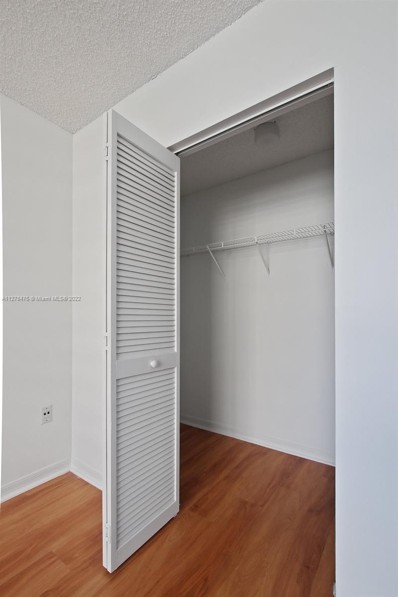 Yacht Club Brickell - Residential Lease