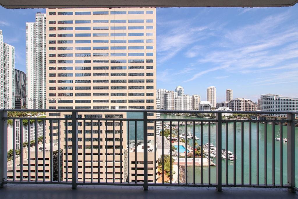Yacht Club Brickell - Residential Lease
