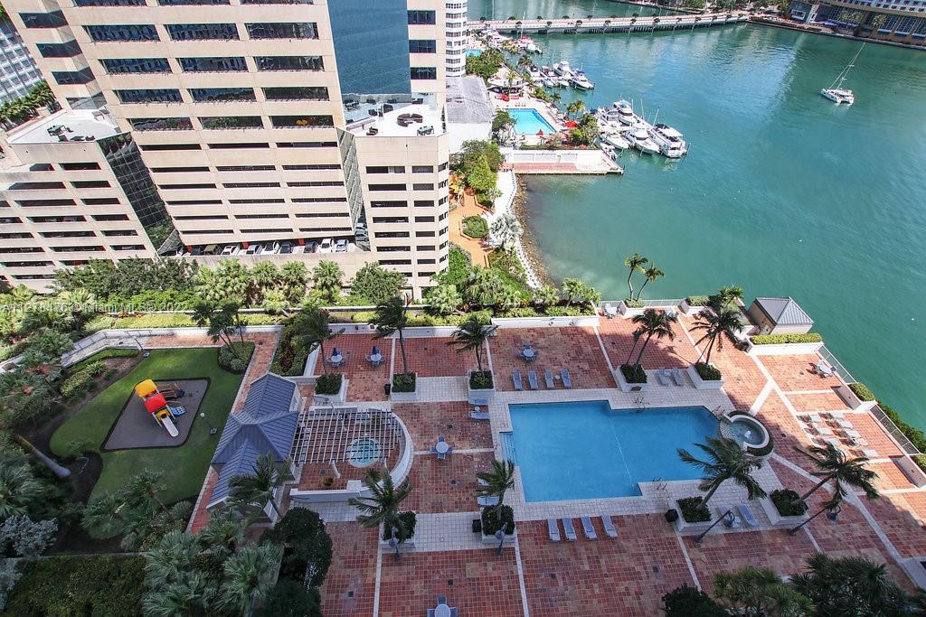 Yacht Club Brickell - Residential Lease