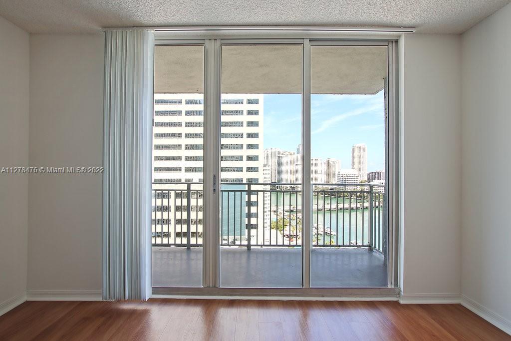 Yacht Club Brickell - Residential Lease