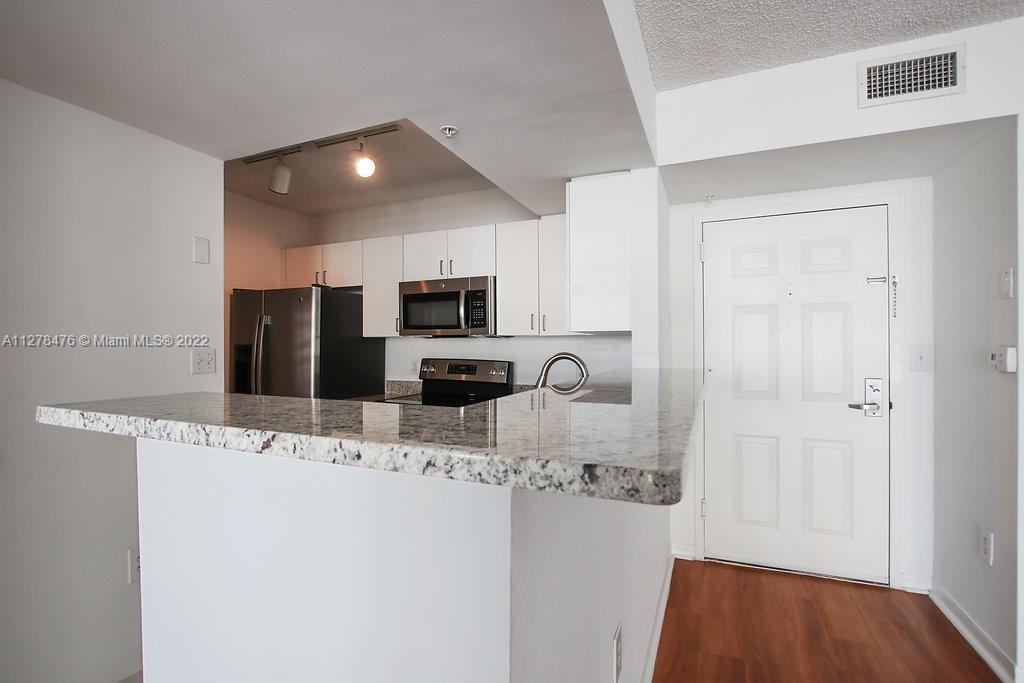 Yacht Club Brickell - Residential Lease