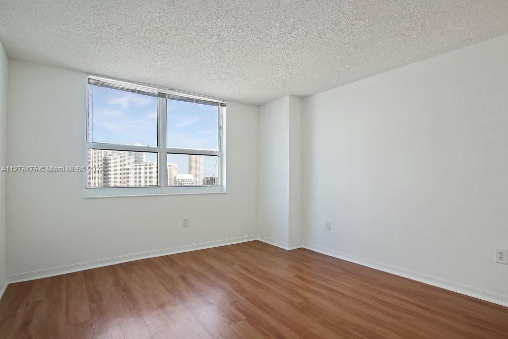 Yacht Club Brickell - Residential Lease