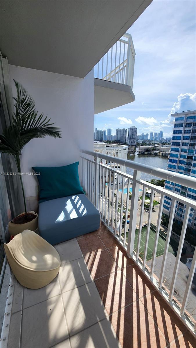 DEL PRADO MARINA - Residential