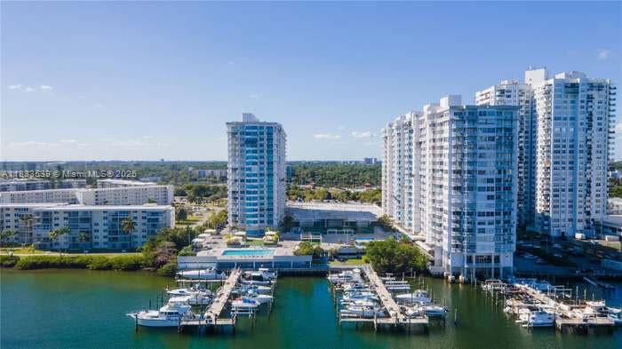 DEL PRADO MARINA - Residential