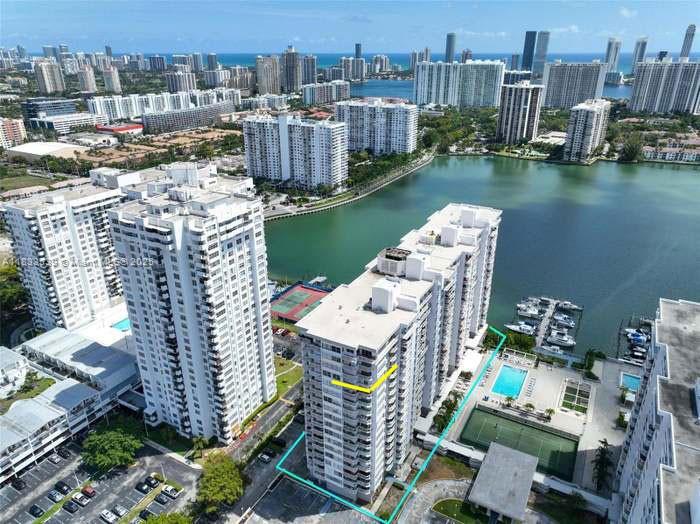 DEL PRADO MARINA - Residential