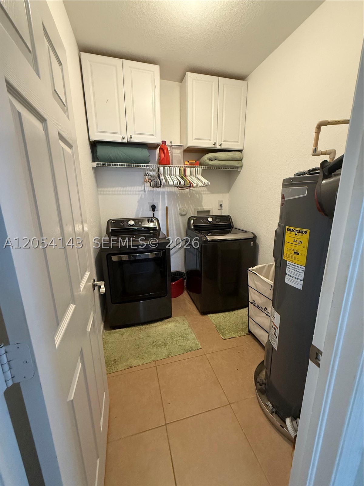SILVER PALM EAST SEC TWO - Residential Lease