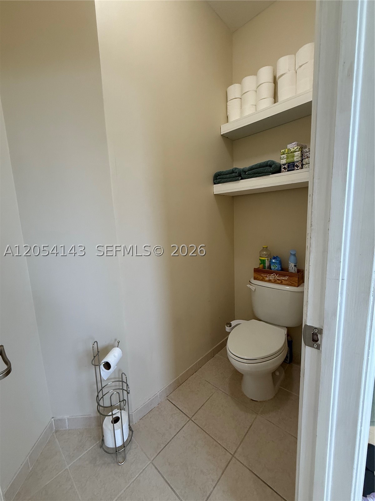 SILVER PALM EAST SEC TWO - Residential Lease