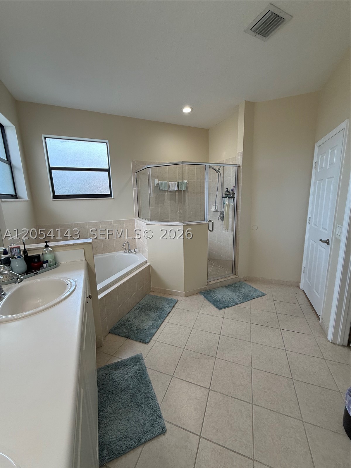 SILVER PALM EAST SEC TWO - Residential Lease