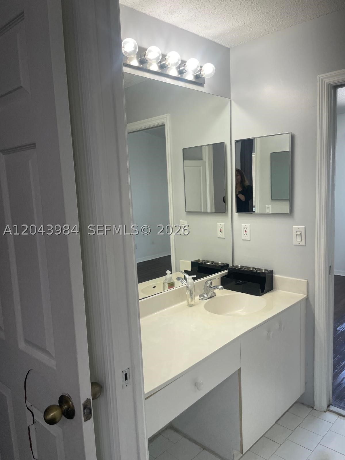 CHAPEL TRAIL II - Residential Lease