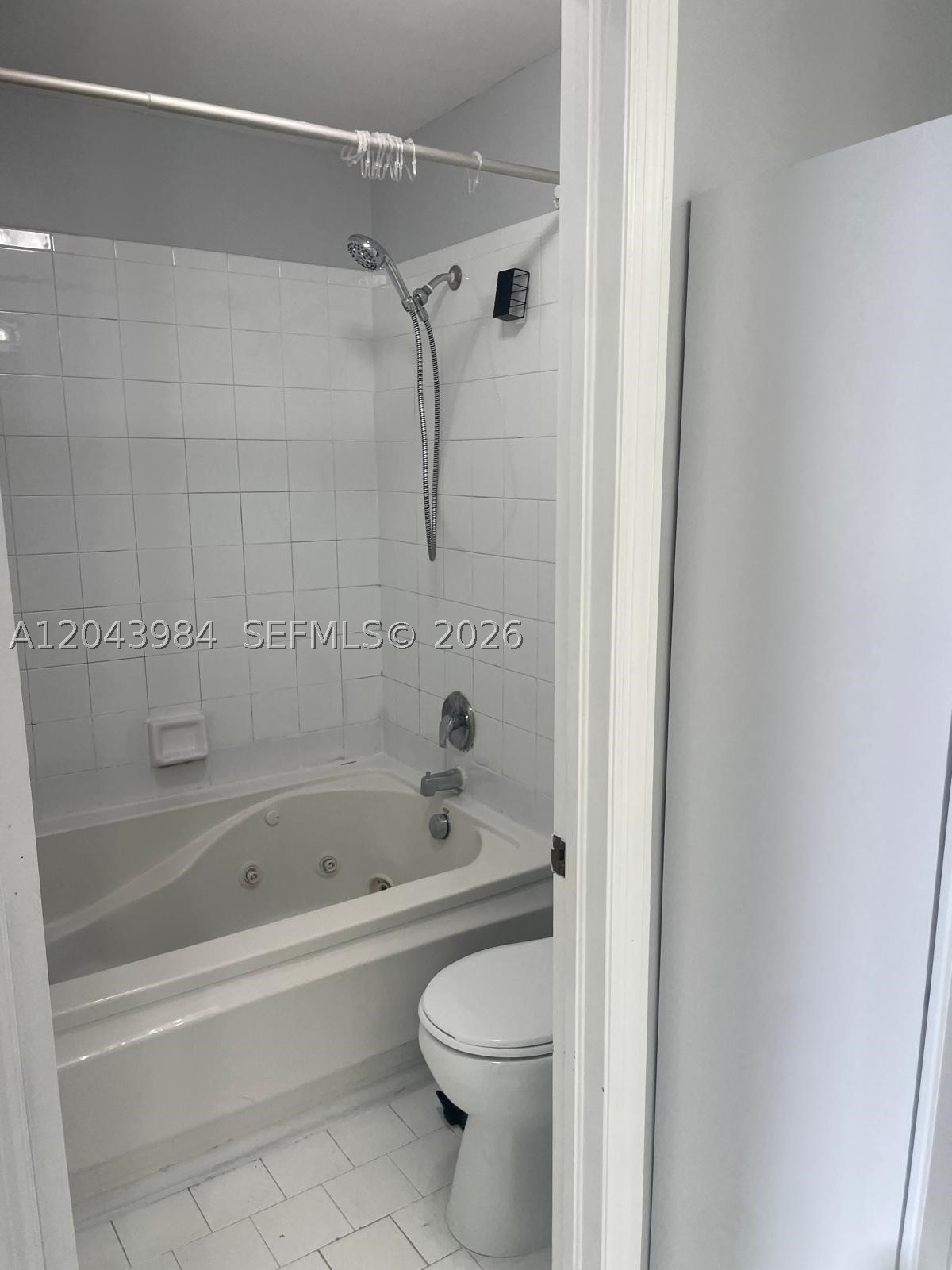 CHAPEL TRAIL II - Residential Lease