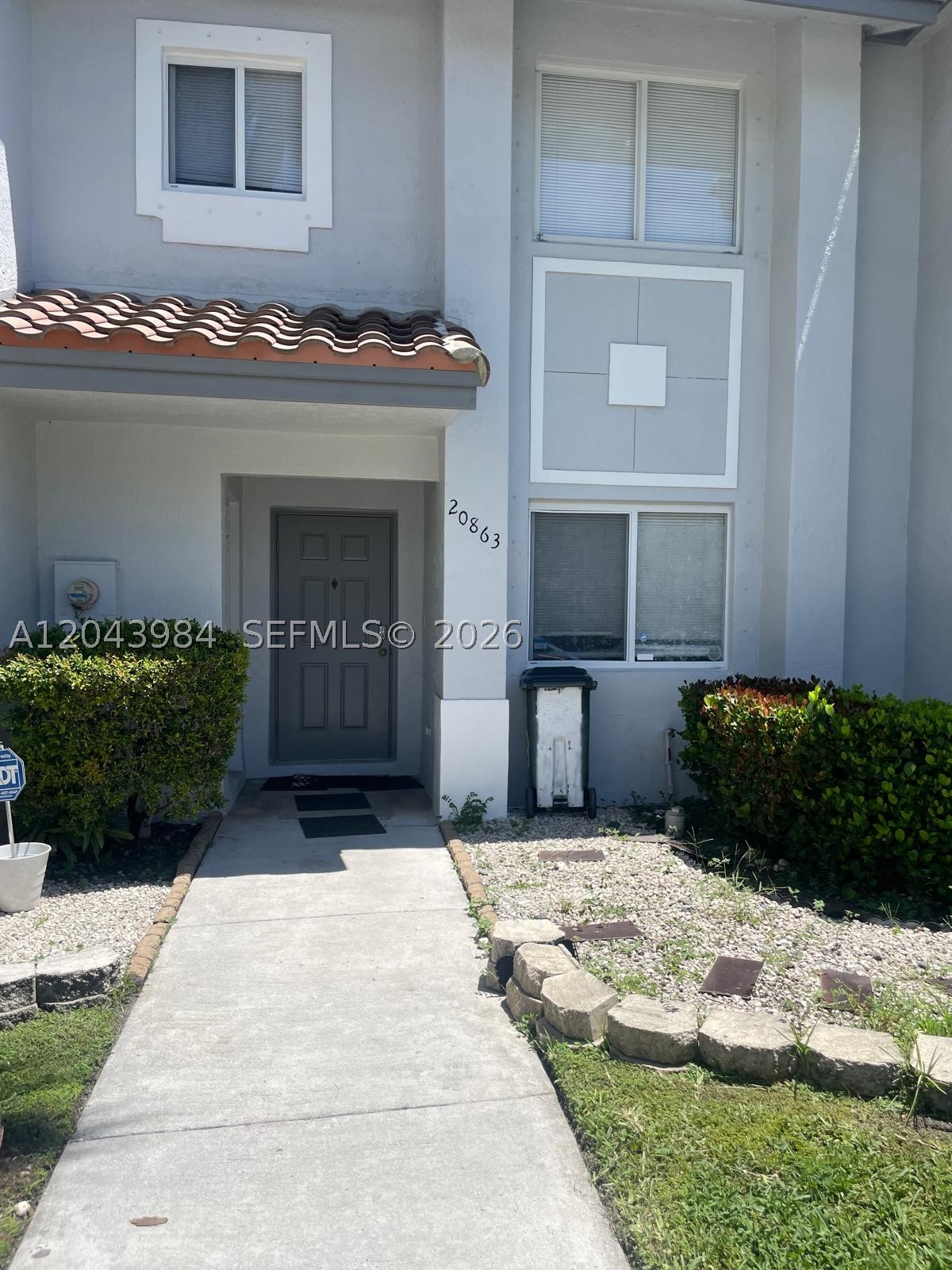 Welcome to this beautifully maintained 2-bedroom, 1.5-bath townhome located in the heart of Pembroke Pines. This move-in ready home offers a bright and functional layout with spacious living and dining areas, an updated kitchen, and comfortable bedrooms. Enjoy the convenience of a half bath on the first floor, ample storage, and a private outdoor space perfect for relaxing or entertaining. Ideally situated near shopping, restaurants, parks, schools, and major highways, this home offers both comfort and convenience. Don't miss this wonderful rental opportunity—schedule your showing today!