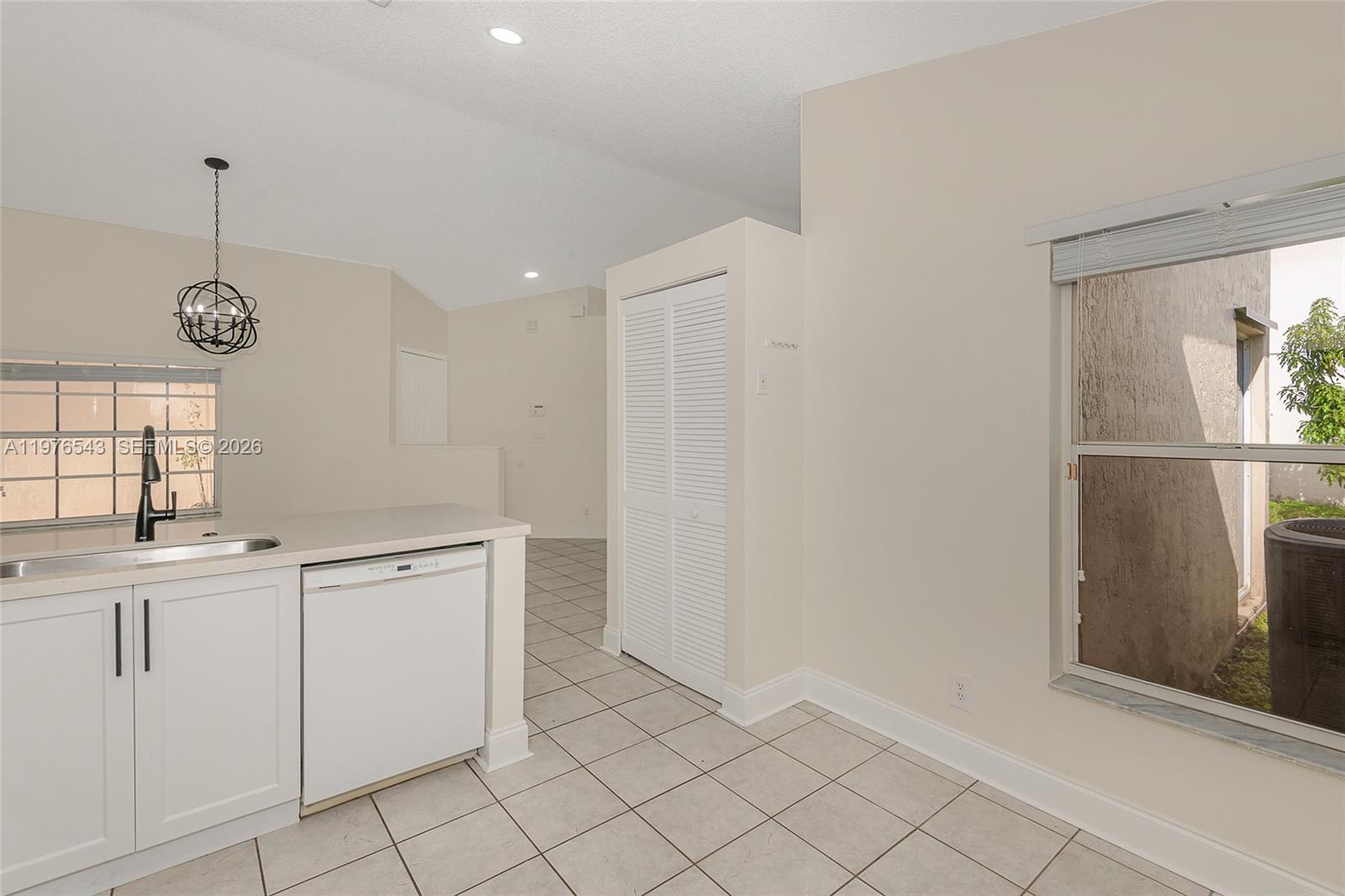 SILVER LAKES PHASE II REP - Residential Lease