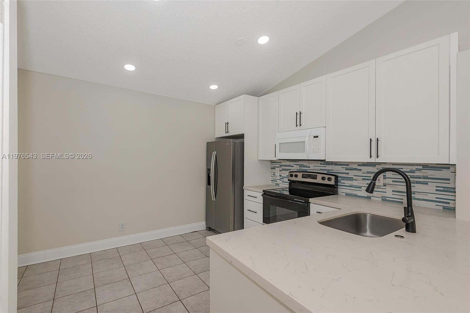 SILVER LAKES PHASE II REP - Residential Lease