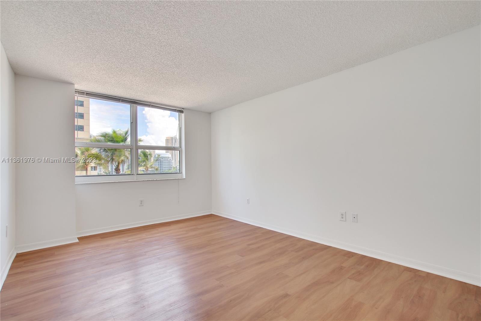 Yacht Club Brickell - Residential Lease