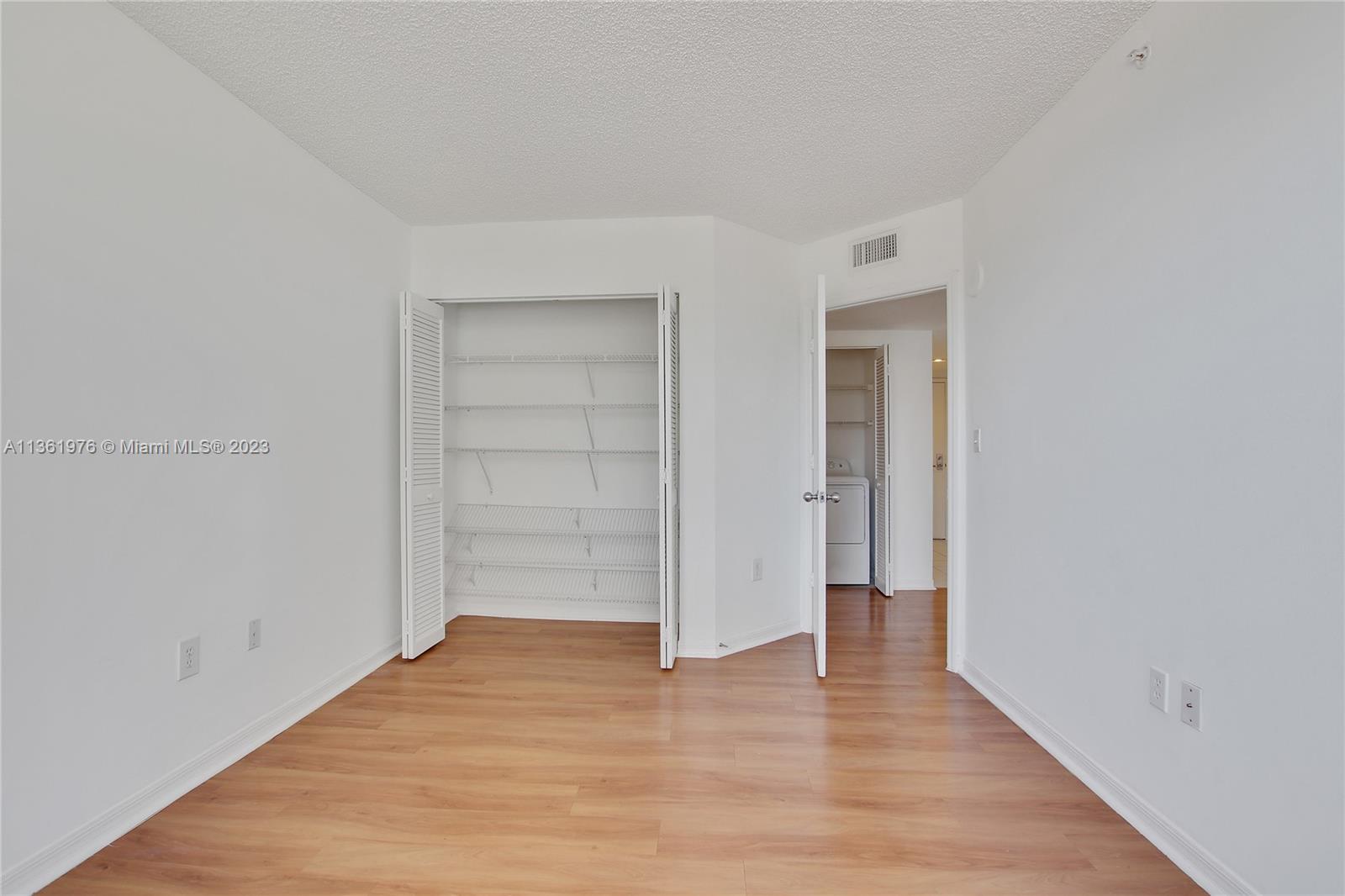 Yacht Club Brickell - Residential Lease