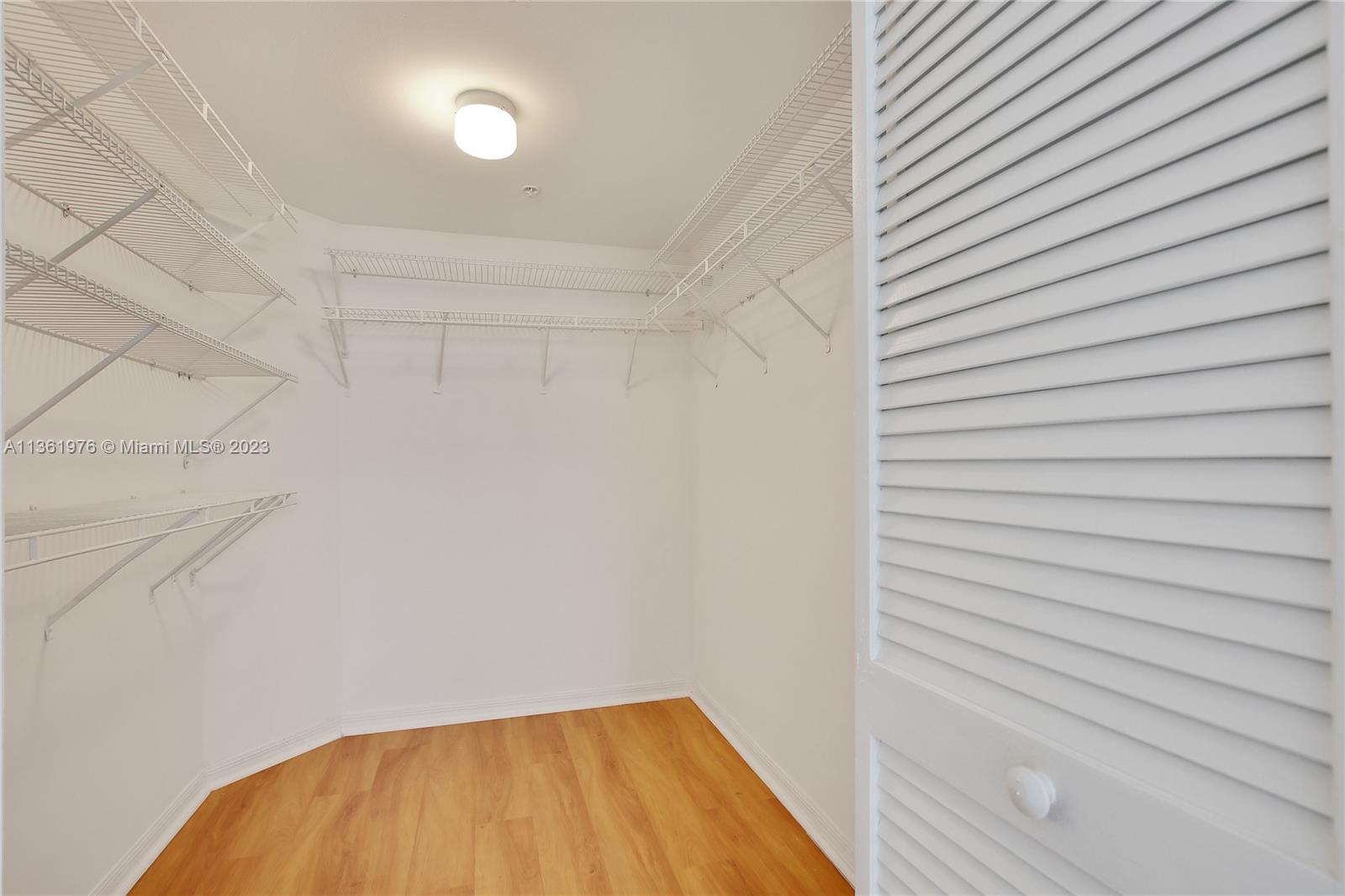 Yacht Club Brickell - Residential Lease