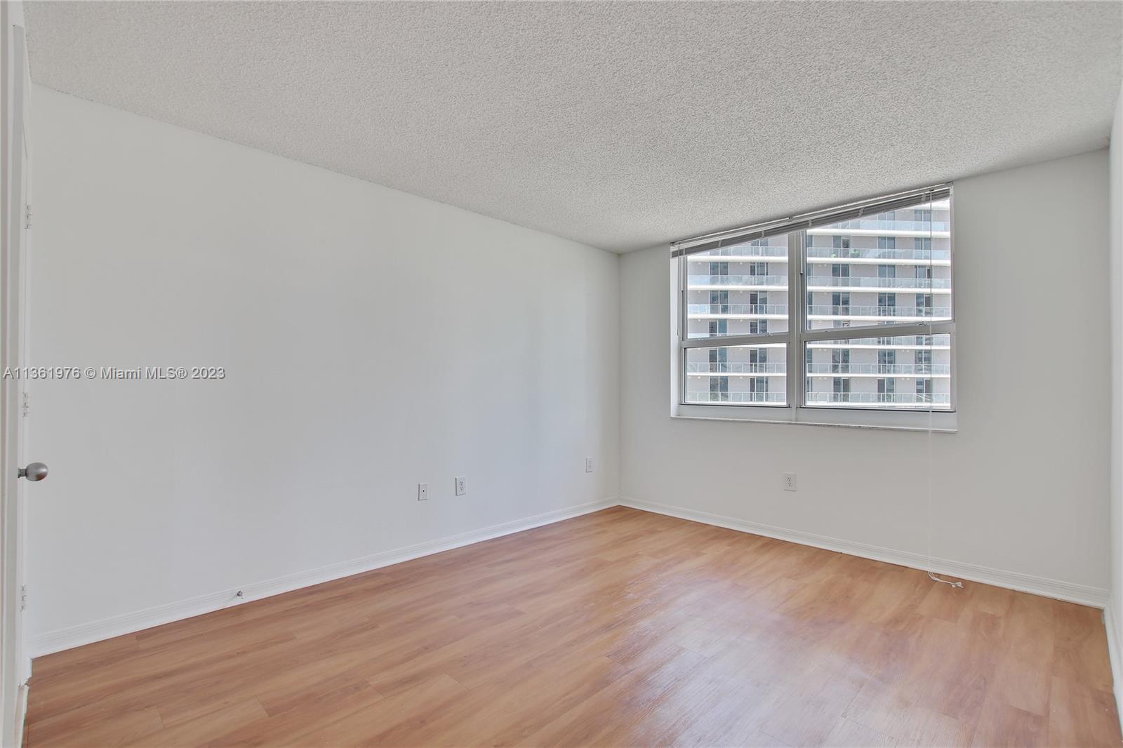 Yacht Club Brickell - Residential Lease