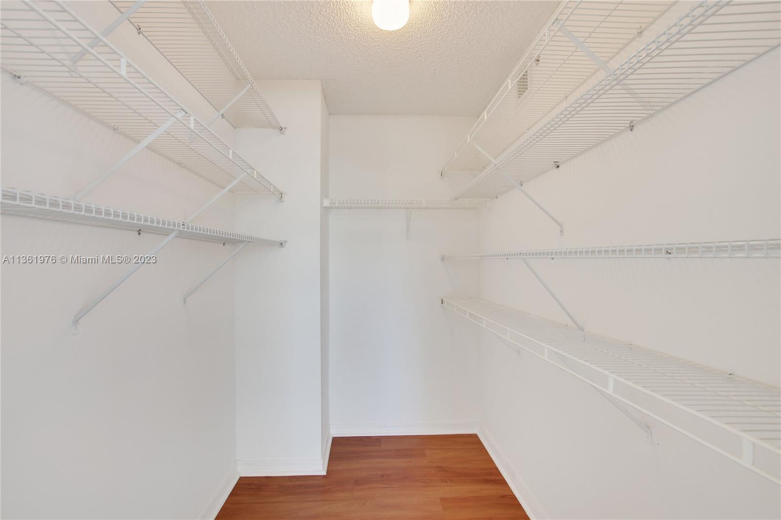 Yacht Club Brickell - Residential Lease
